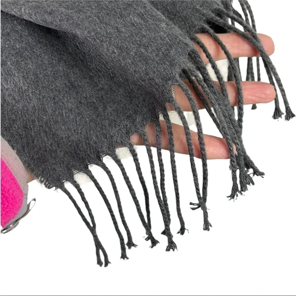 NWT Wilson Leather Black Rivet Made in Italy Gray Fringe Scarf